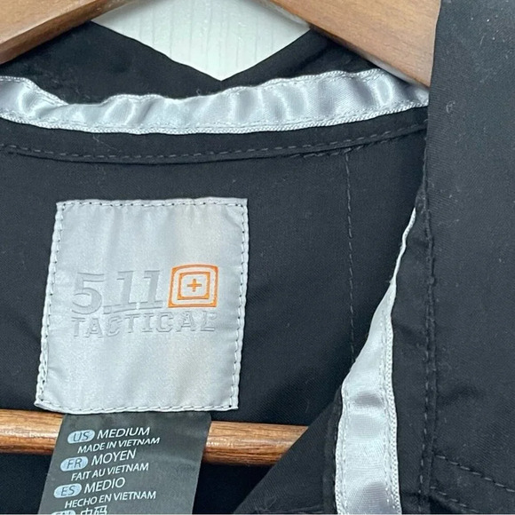 5.11 Tactical Roll Sleeve Button Front Long Sleeve Shirt Workwear Size Medium - Picture 3 of 10